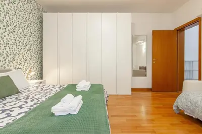 Letto o letti in una camera di CASA OLIVIA Private garden & Parking