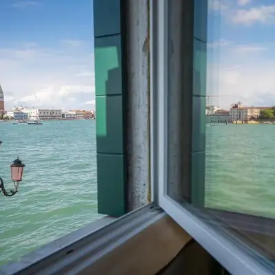 3 Windows on St Mark - Canal View Apartment