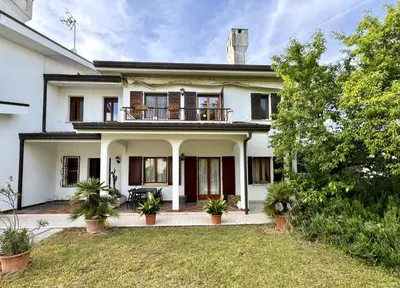Giardino di Appartamenti Ca delle Rose - Carraro Immobiliare - Family Apartments