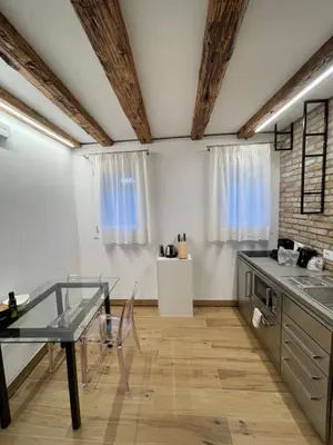 Cucina o angolo cottura di Loft for couples close to the Ghetto