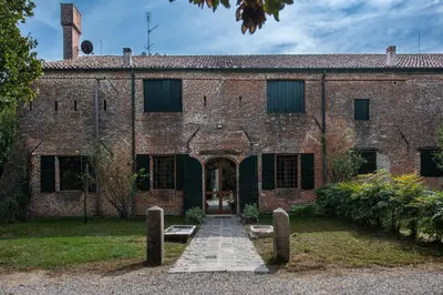 Giardino di Scuderia Country Mansion 3300SquareFeet