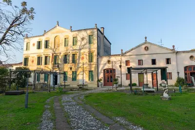 Edificio in cui si trova la villa