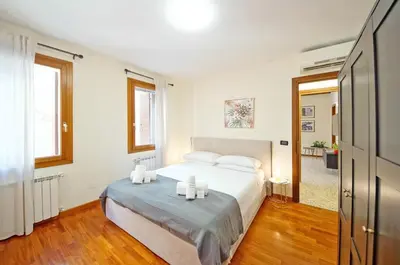 Letto o letti in una camera di DolceVita Apartments N 519 Biennale