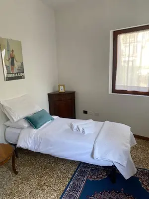 Letto o letti in una camera di Giselda Courtyard Retreat
