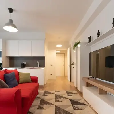 Large studio apartment with balcony in city centre