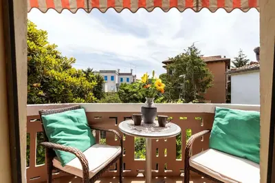 Area soggiorno di Liberty Apartment at Lido Beach
