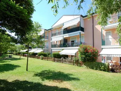 Giardino di Apartment Mediterraneo-1 by Interhome