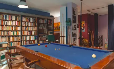 Tavolo di biliardo di Library House - Venice Apartment