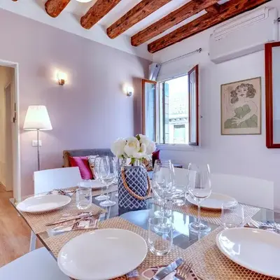 Botteri Palace Apartments by Wonderful Italy