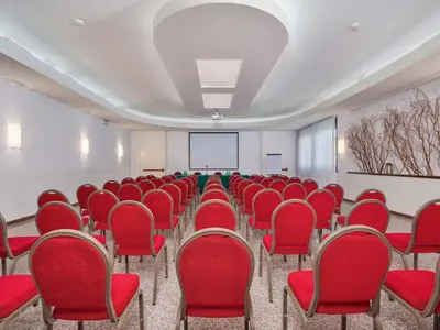 Zona business o sala conferenze di B&B HOTEL Eurorest Conegliano