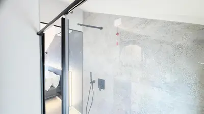 Bagno di Graceful Apartments Hell Apartment by Ca-Sa Check