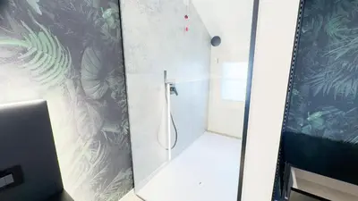 Bagno di Graceful Apartments Hell Apartment by Ca-Sa Check