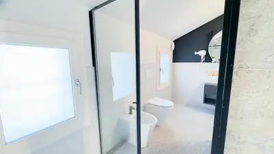 Bagno di Graceful Apartments Hell Apartment by Ca-Sa Check