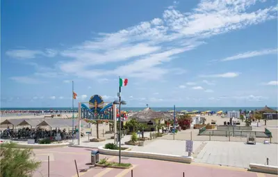Vista generica sul mare o vista sul mare dall'interno dell'appartamento