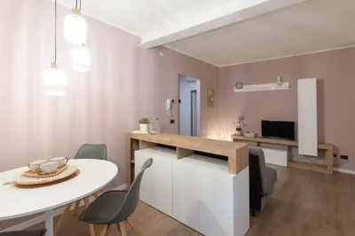 TV o dispositivi per l'intrattenimento presso EnJoy Home - Appartamento elegante con giardino