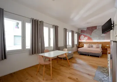 Letto o letti in una camera di Fully Furnished Pink Apartment 2