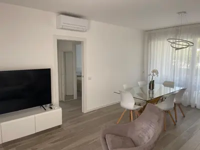 TV o dispositivi per l'intrattenimento presso Le Village Tropezien