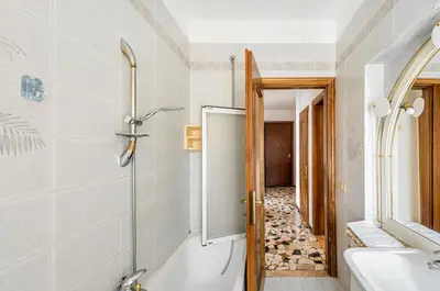 Bagno di Cozy Apartment near Venice with Balcony!