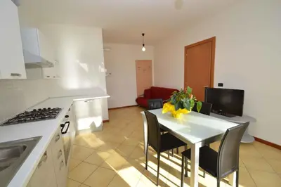Cucina o angolo cottura di Two-Bedroom Apartment Rosolina Mare near Sea 5