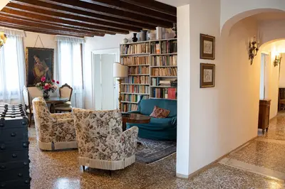 Area soggiorno di Gorgeous apartment St. Mark square by Ca-Sa Check