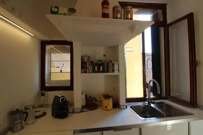 Cucina o angolo cottura di Apartment in the heart of Venice by Ca-Sa Check