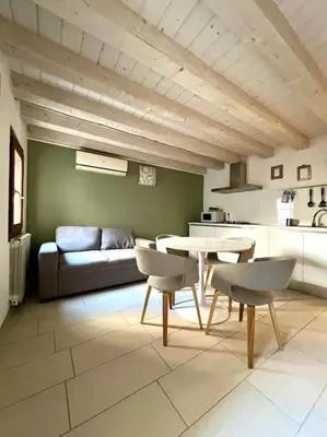 Area soggiorno di Elena s Home piano primo