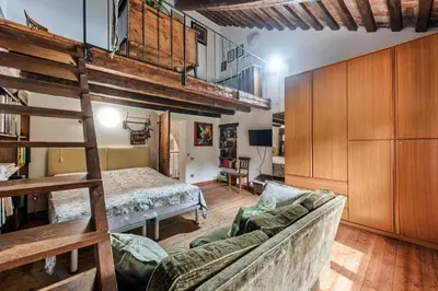 Area soggiorno di Old Well Country mansion 3200SquareFeet