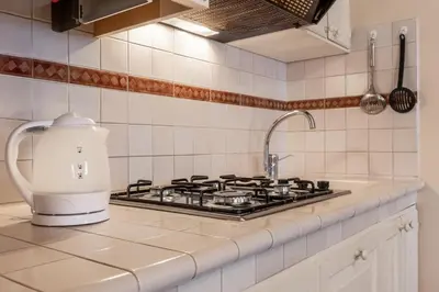 Cucina o angolo cottura di Zero Stairs + Canal View