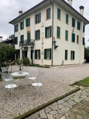 Edificio in cui si trova la stanza in casa privata