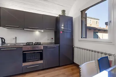 Cucina o angolo cottura di Venice Guggenheim Apartment by Wonderful Italy