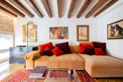 Area soggiorno di Gorgeous Apartment in the Heart of Venice