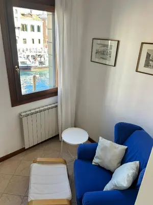 Area soggiorno di Venice Canal Stay