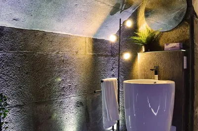 Bagno di ancient open space nel centro storico Padovano