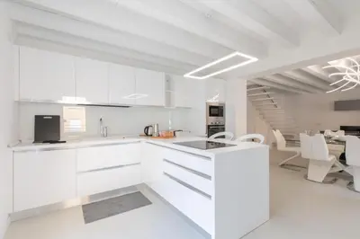 Cucina o angolo cottura di The White House - business and charme