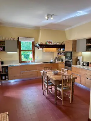 Cucina o angolo cottura di Asolo Villa Huge Garden & Walk to Town
