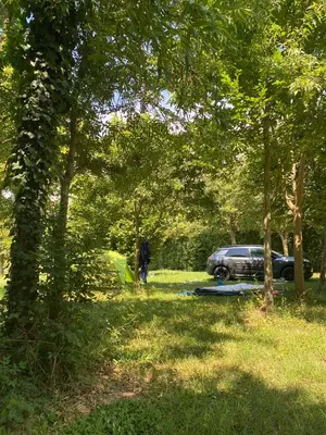 Paesaggio naturale nelle vicinanze del campeggio
