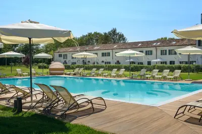 Piscina di Hotel Villa Barbarich o nelle vicinanze