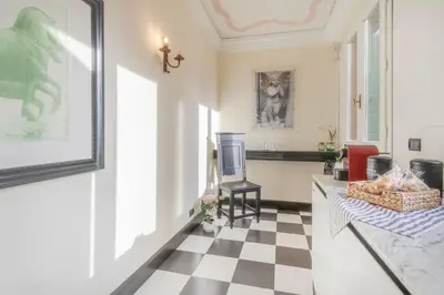 Cucina o angolo cottura di Canal View Luxury Heritage Retreat 2 Bedroom