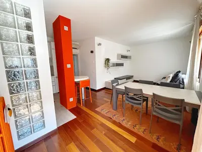 Area soggiorno di Orange apartment