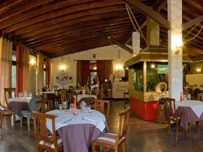 Ristorante o altro punto ristoro di Holiday Home Happy Premium by Interhome