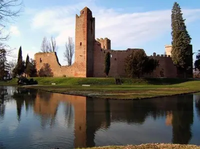 Vista sul fiume nelle vicinanze dell'appartamento