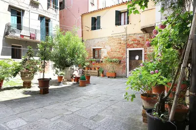 Giardino di comodo appartamento centrale