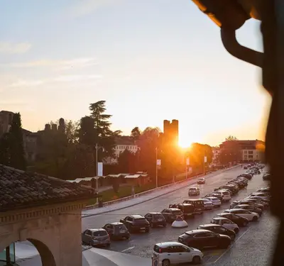 Alba o tramonto visti dall'interno dell'appartamento o dai dintorni