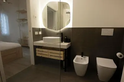 Bagno di GLG Modern luxury apartment