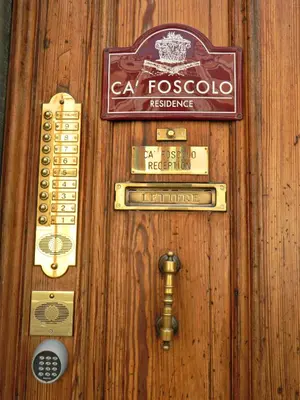Certificato, attestato, insegna o altro documento esposto da Residence Ca' Foscolo