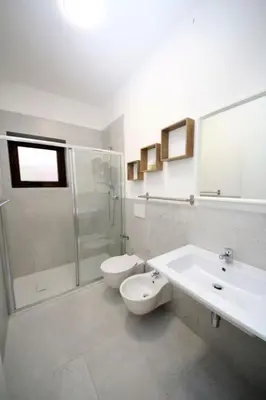 Bagno di Renovated two bedroom flat in Rosolina Mare