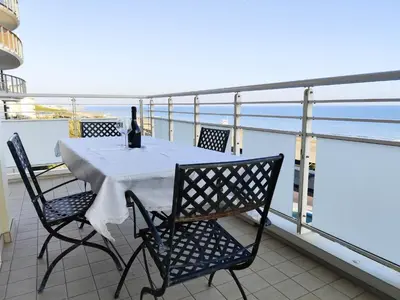Balcone o terrazza di Diplomatic Superior Fronte Mare