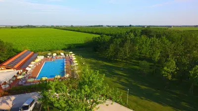 Piscina di Casa dei Racconti o nelle vicinanze