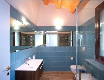 Bagno di A casa di Jolanda, indipendent house near historic Venice center with private parking and wide and fenced garden