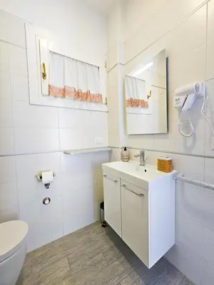 Bagno di Bilocale Augustus Piazza Mazzini